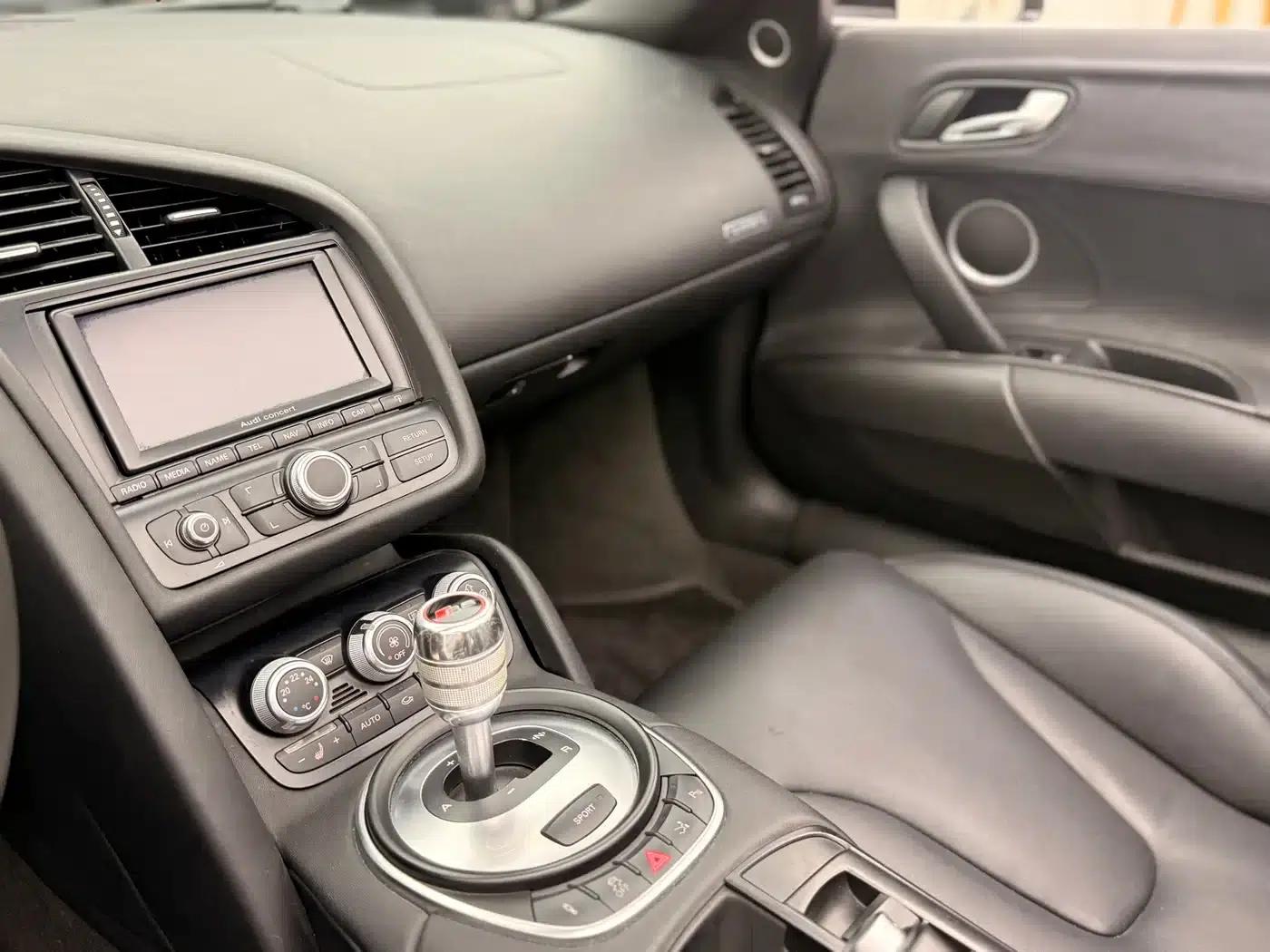 2011 Audi R8 Spyder 5.2 FSI quattro — миниатюра 20