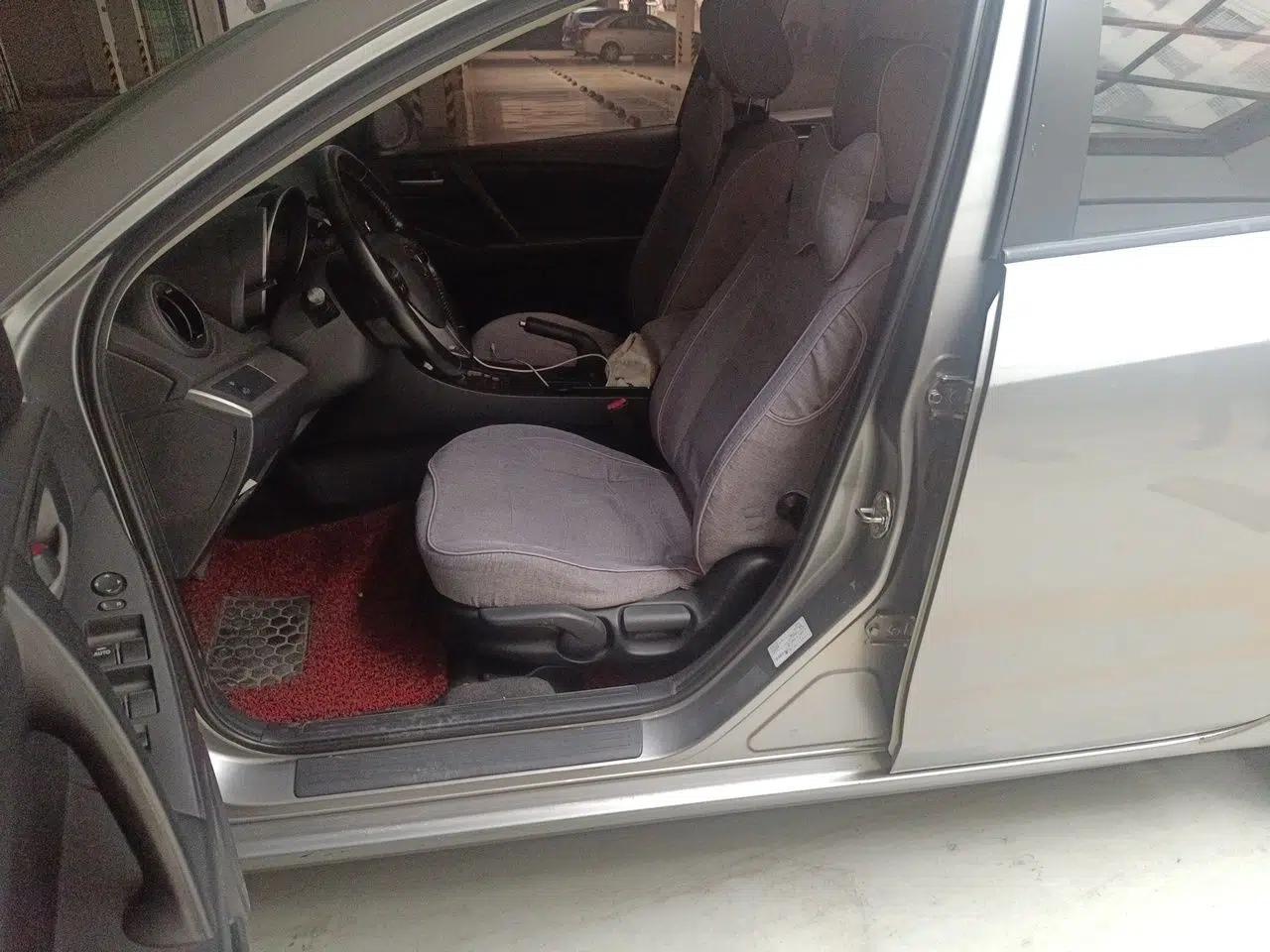 Mazda 3 2013 Sedan 1.6L Automatic Elite Model — миниатюра 16