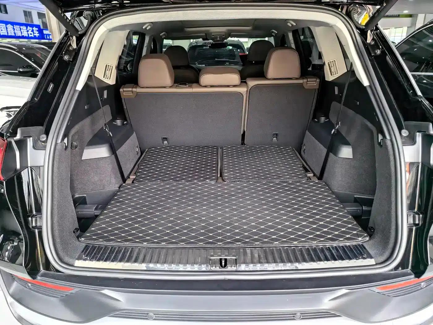 Audi Q6 2024 45 TFSI quattro Qiyun Edition Yulin Package 7-seater — миниатюра 11