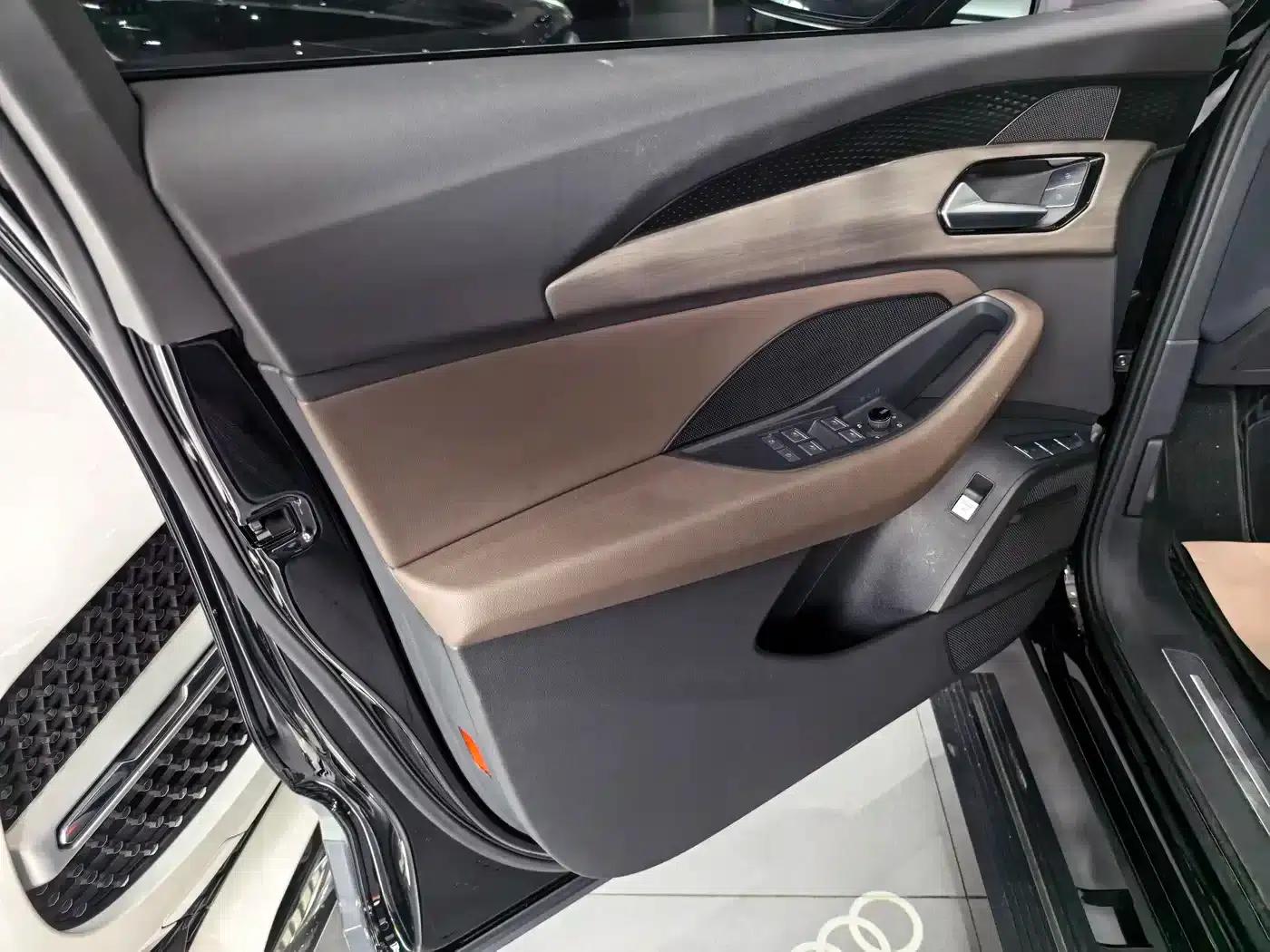 Audi Q6 2024 45 TFSI quattro Qiyun Edition Yulin Package 7-seater — миниатюра 7