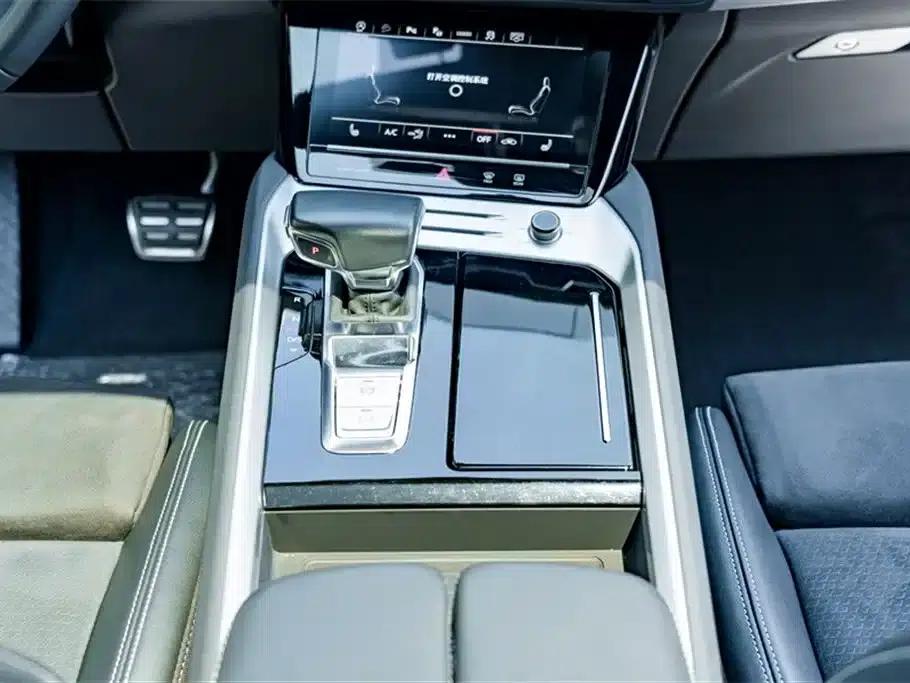 Audi Q6 2023 45 TFSI quattro Qiyun Edition Flying Rider Package — миниатюра 14