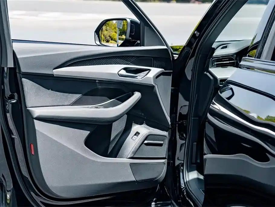 Audi Q6 2023 45 TFSI quattro Qiyun Edition Flying Rider Package — миниатюра 17