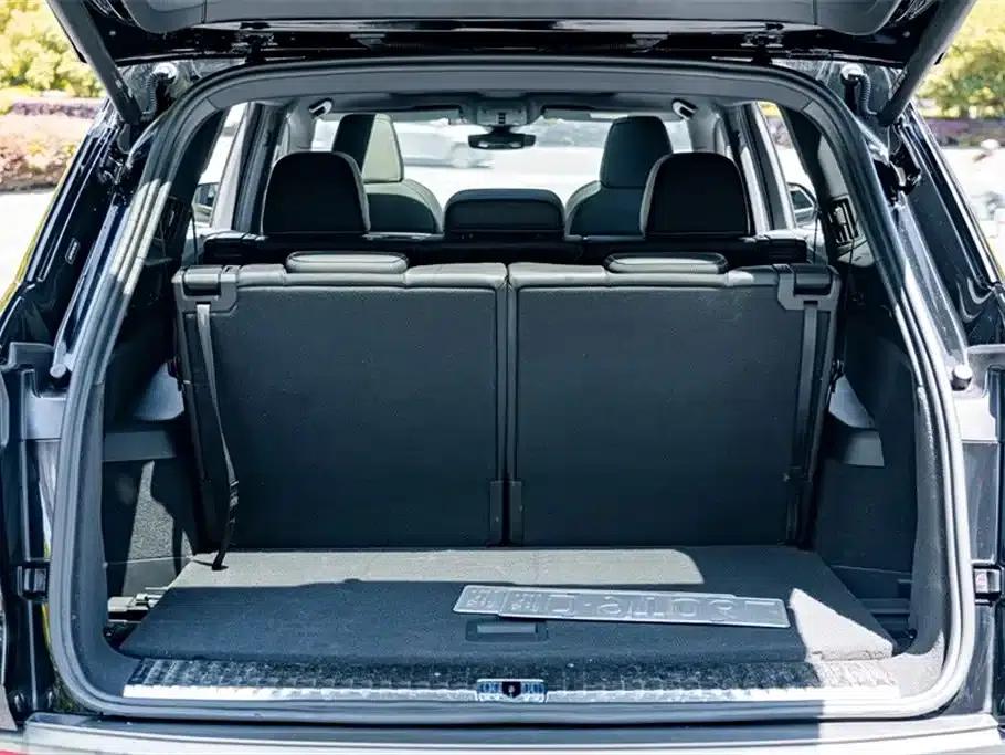 Audi Q6 2023 45 TFSI quattro Qiyun Edition Flying Rider Package — миниатюра 23