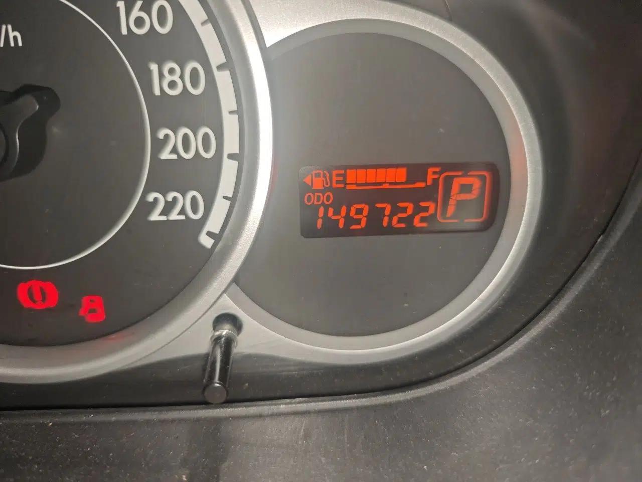 Mazda 2 2012 Hatchback Xuan Dong 1.5L Automatic Value Edition — миниатюра 13