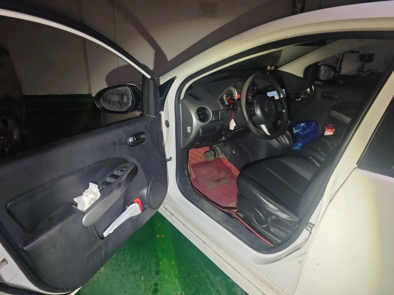 Mazda 2 2012 Hatchback Xuan Dong 1.5L Automatic Value Edition — миниатюра 17