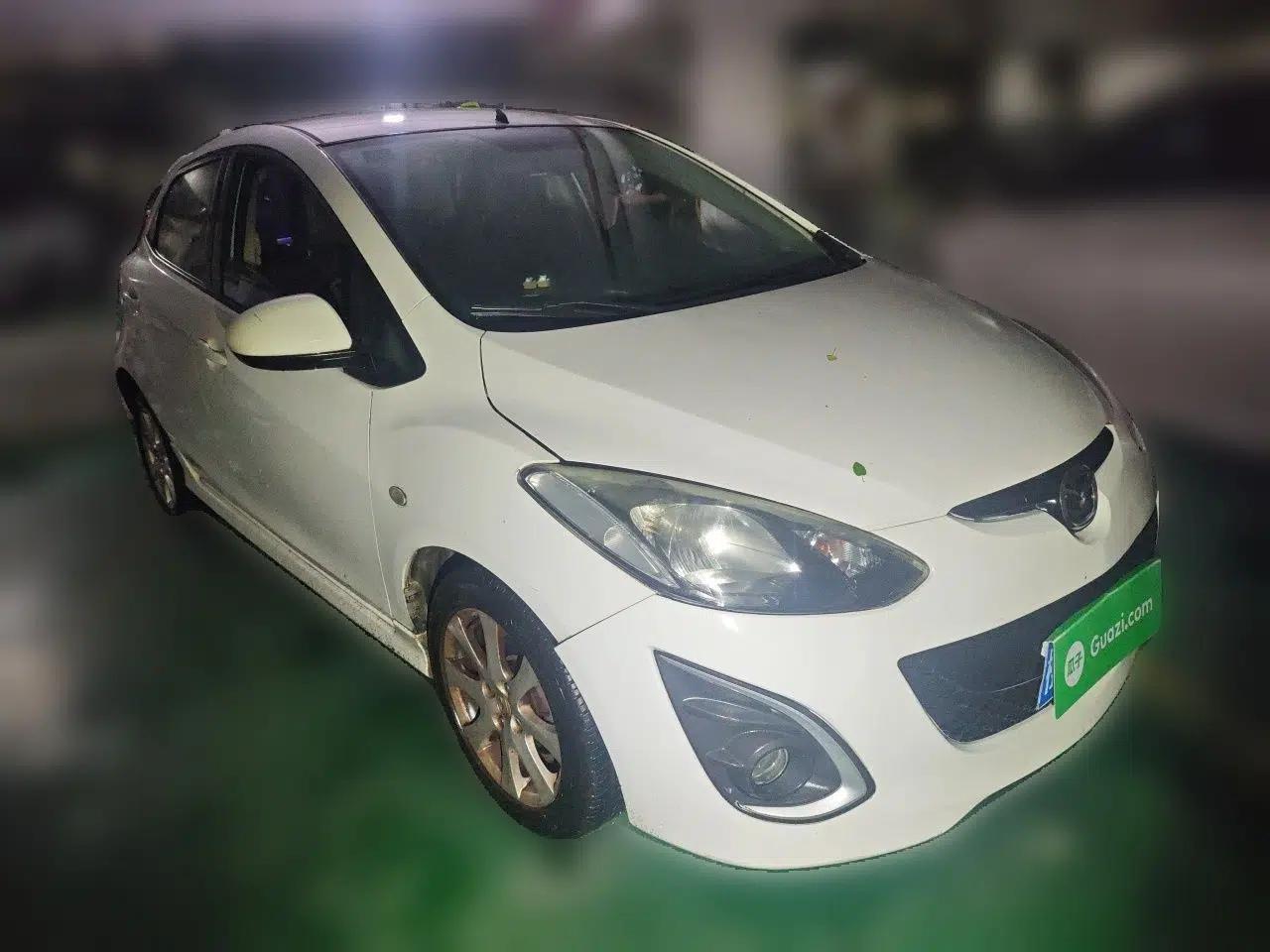 Mazda 2 2012 Hatchback Xuan Dong 1.5L Automatic Value Edition — миниатюра 3
