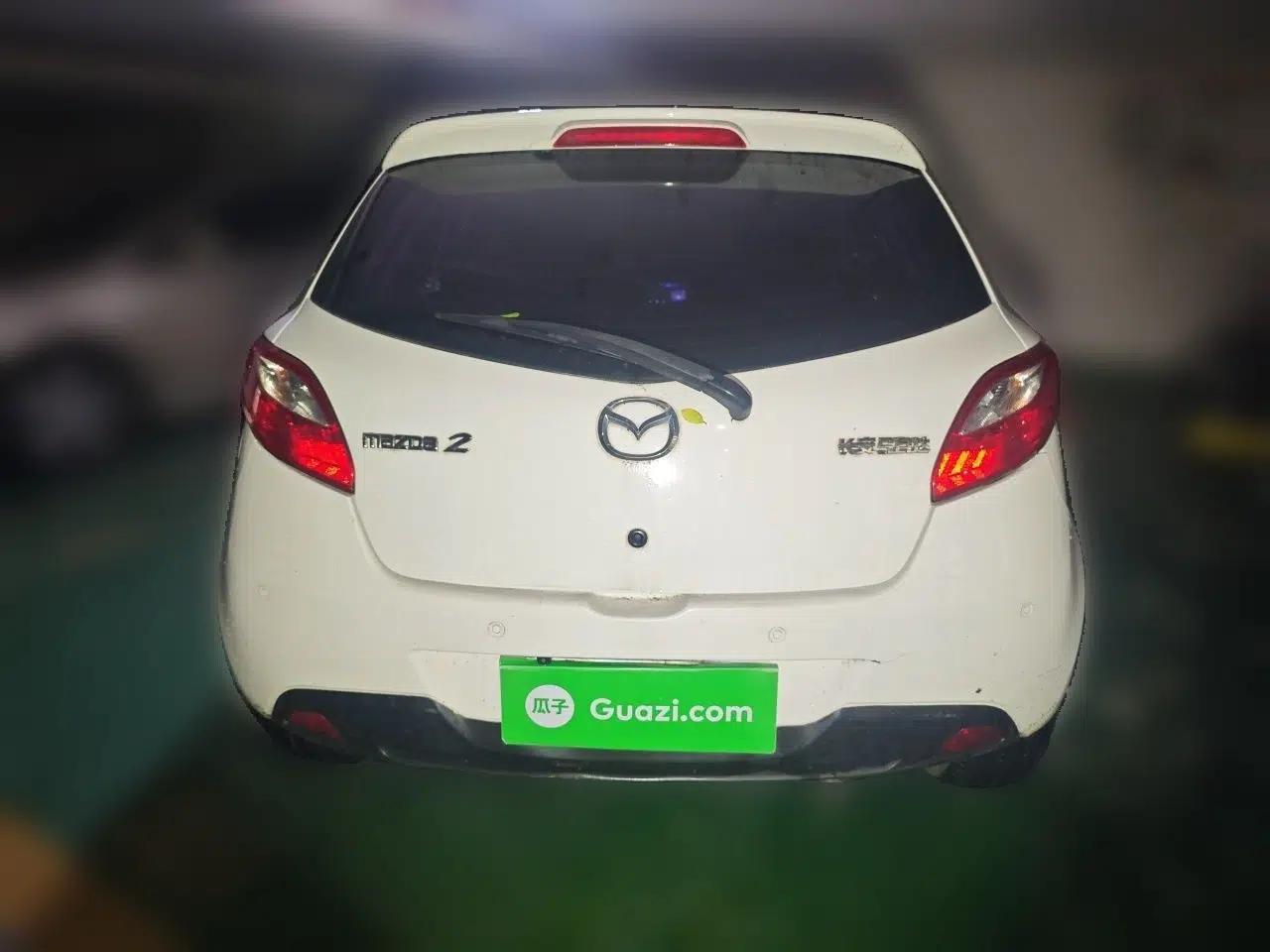 Mazda 2 2012 Hatchback Xuan Dong 1.5L Automatic Value Edition — миниатюра 5
