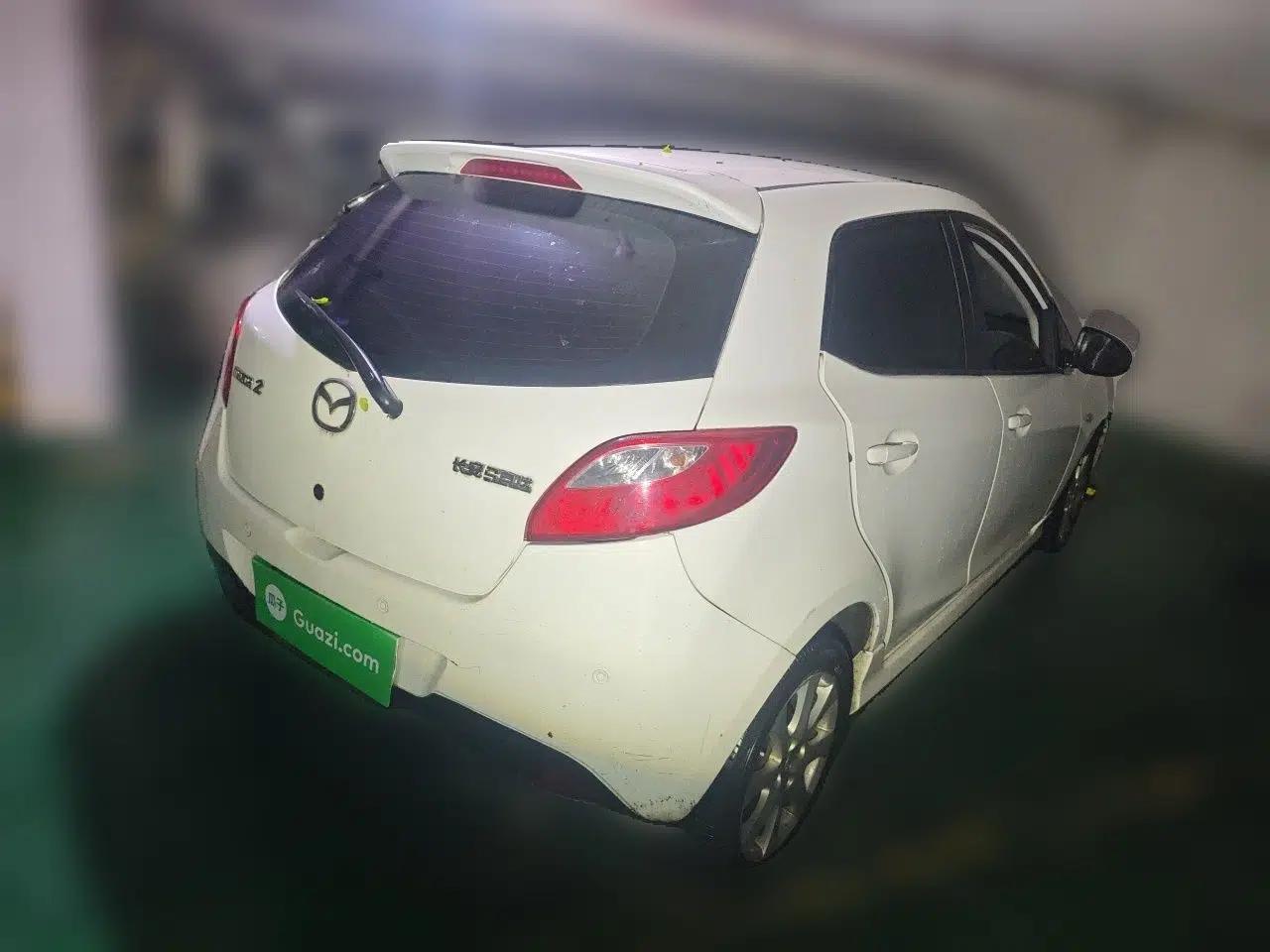 Mazda 2 2012 Hatchback Xuan Dong 1.5L Automatic Value Edition — миниатюра 6