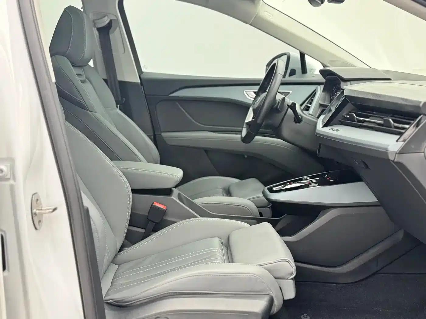 Audi Q5 e-tron 2023 Model 40 e-tron Star Edition Mech Suit — миниатюра 15