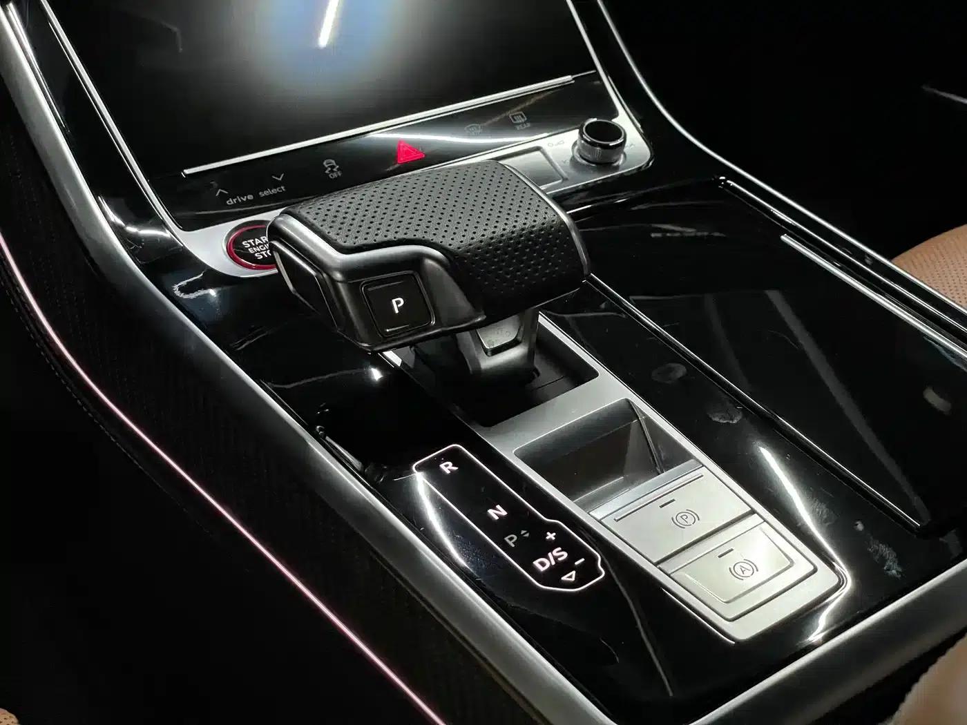 2022 Audi RS Q8 4.0T — миниатюра 13