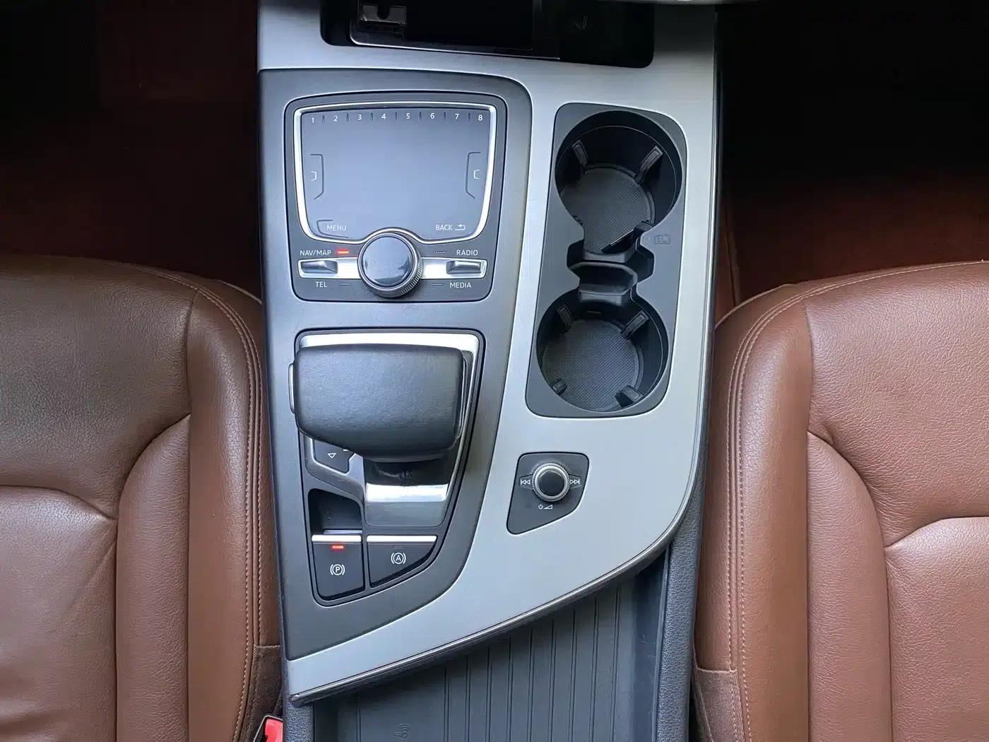 Audi Q7 PHEV 2019 55 e-tron — миниатюра 23
