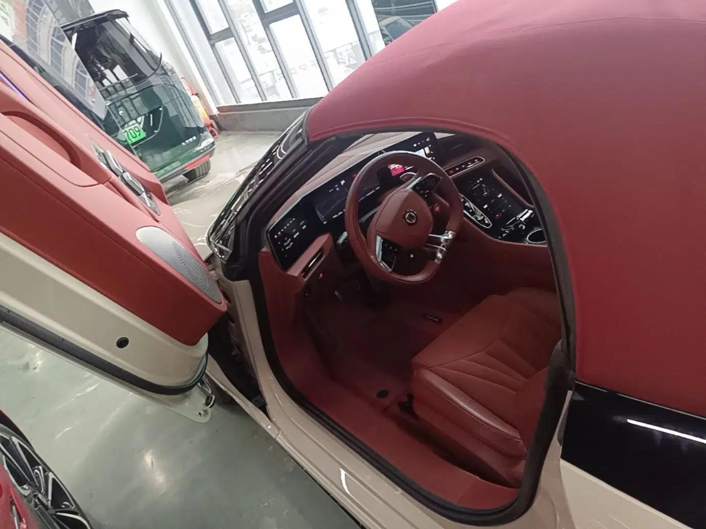 MG Cyberster 2024 520 km Legendary All-Wheel-Drive Red Canopy Version — миниатюра 19