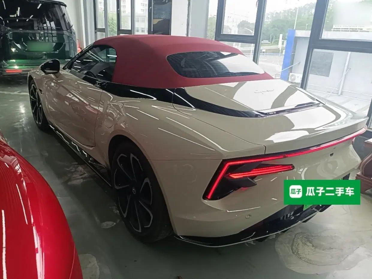 MG Cyberster 2024 520 km Legendary All-Wheel-Drive Red Canopy Version — миниатюра 4