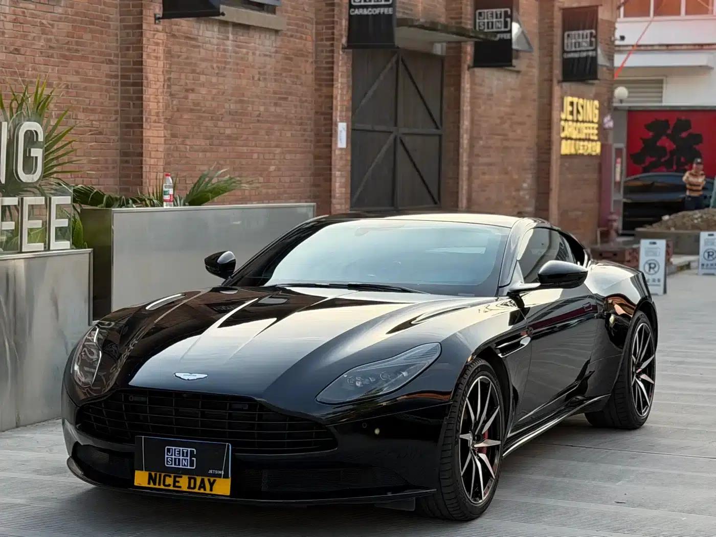 Aston Martin DB11 2019 4.0T V8 Coupe — миниатюра 2
