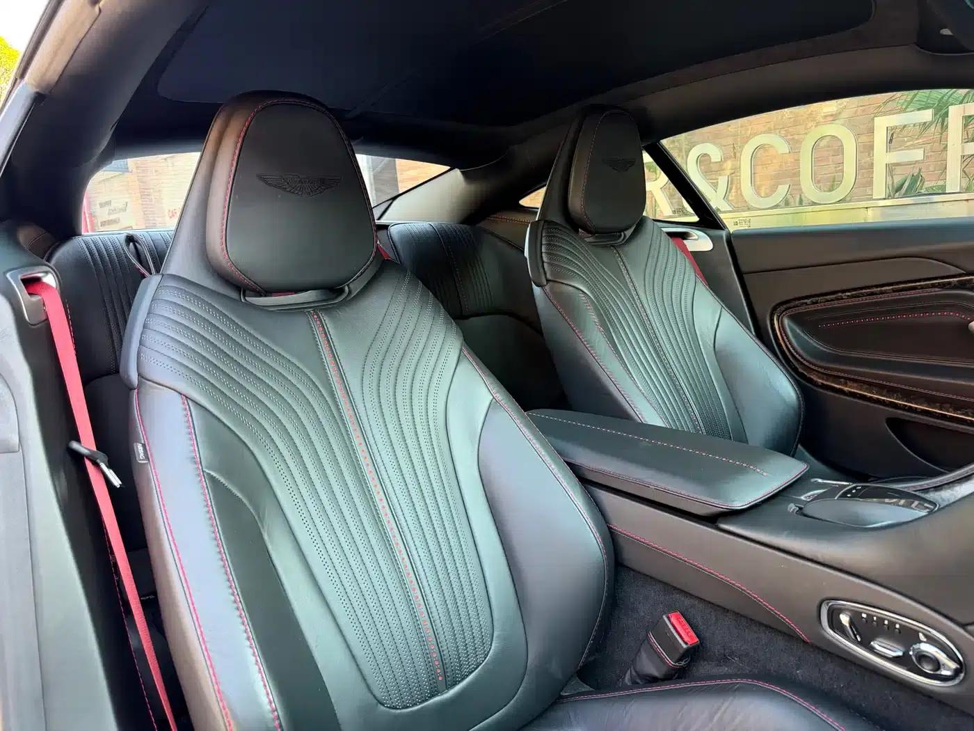 Aston Martin DB11 2019 4.0T V8 Coupe — миниатюра 10