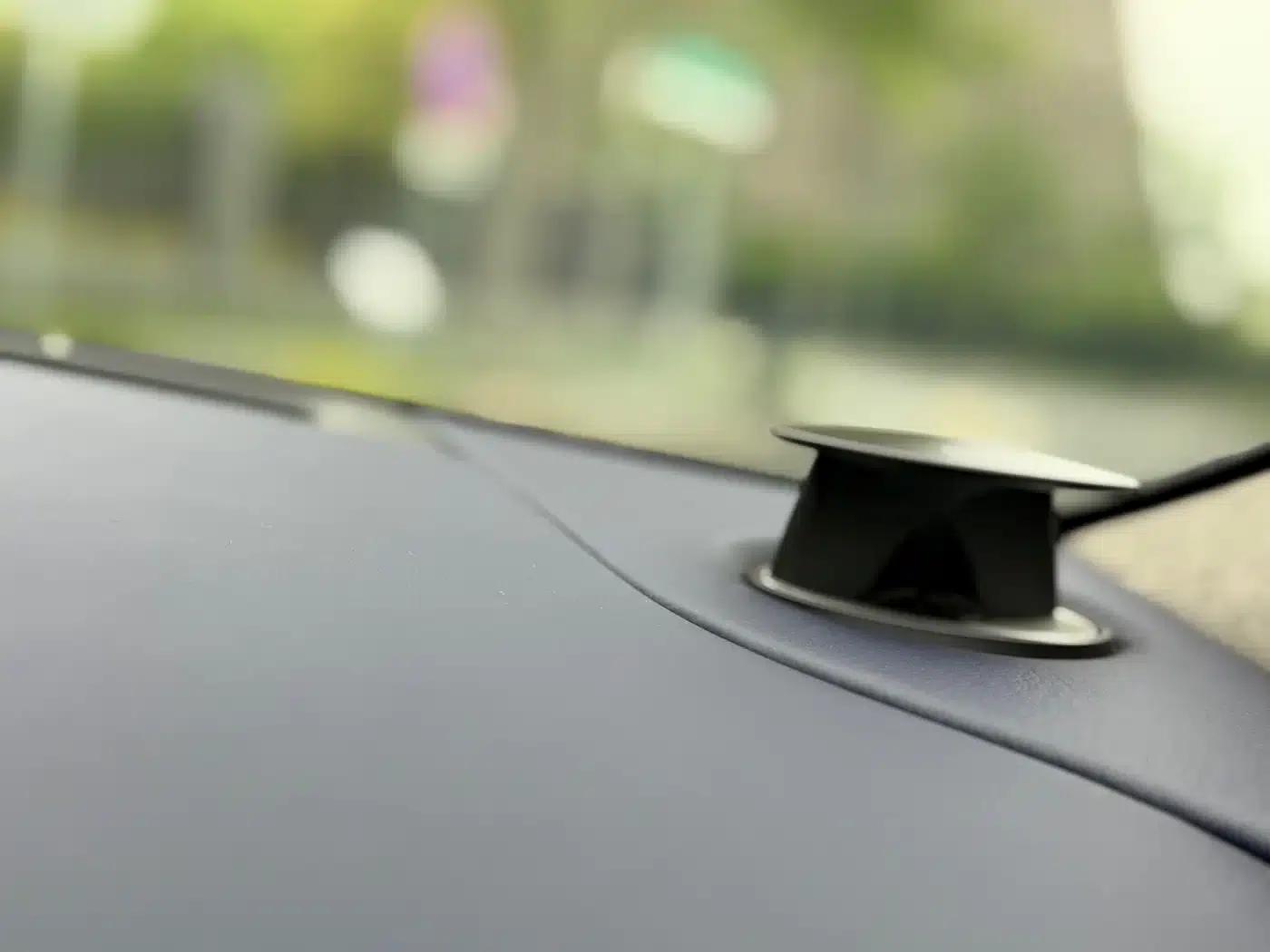 Aston Martin DB11 2019 4.0T V8 Coupe — миниатюра 12