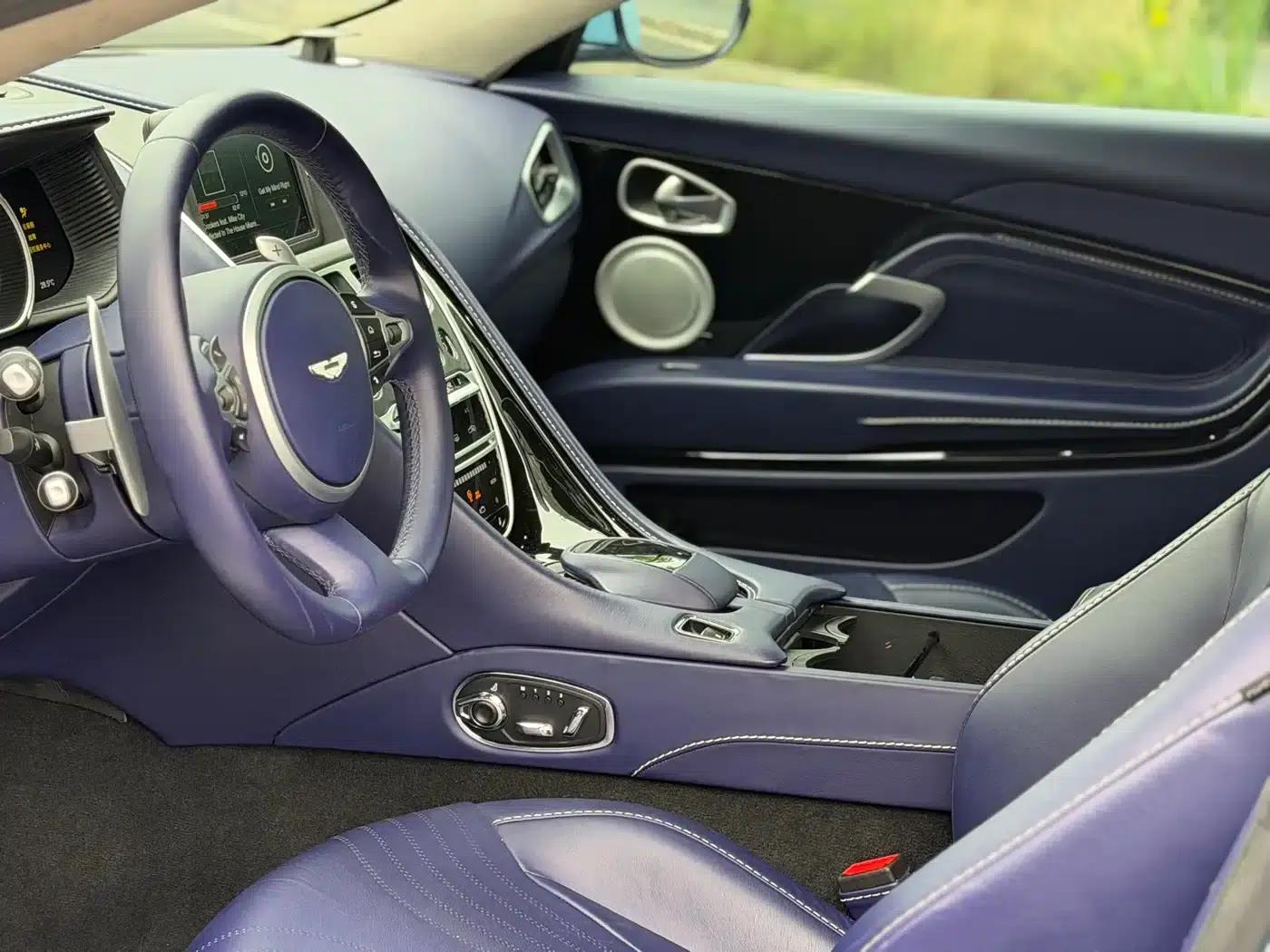 Aston Martin DB11 2019 4.0T V8 Coupe — миниатюра 9