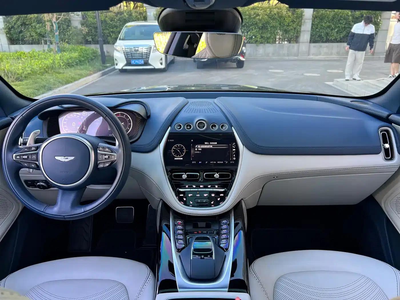 2023 Aston Martin DBX 4.0T V8 — миниатюра 17