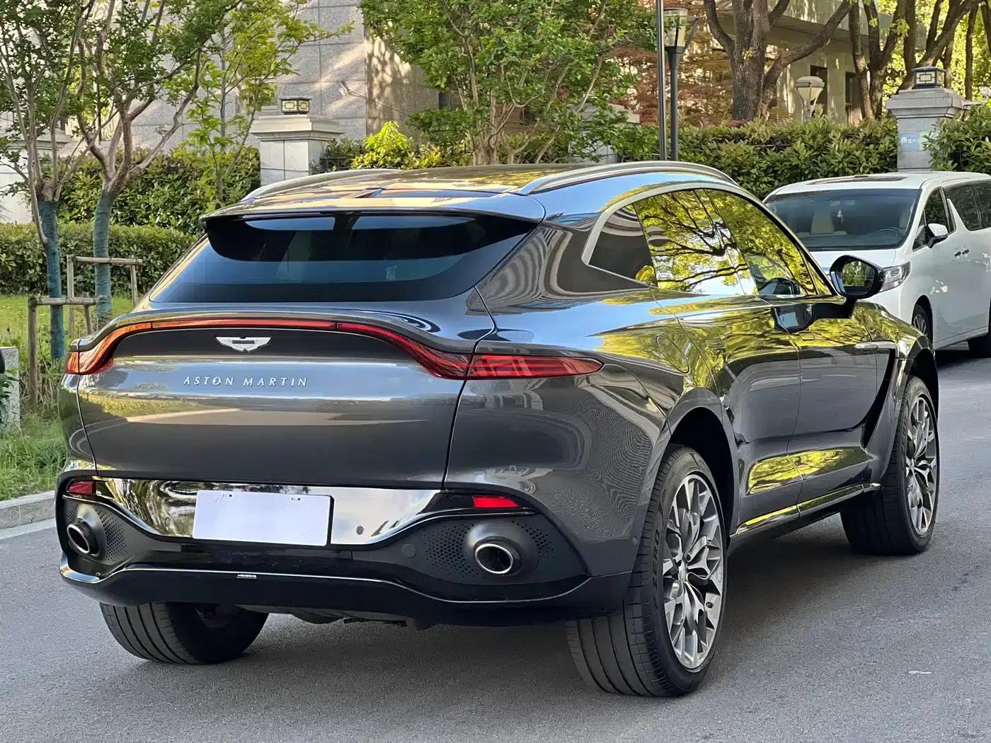 2023 Aston Martin DBX 4.0T V8 — миниатюра 6