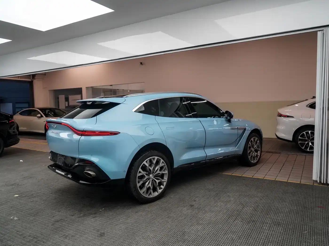 Aston Martin DBX 2022 3.0T STRAIGHT-SIX — миниатюра 3