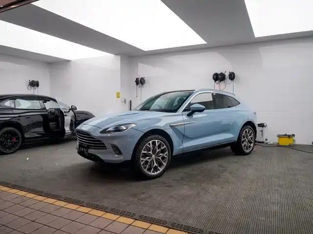 Aston Martin DBX 2022 3.0T STRAIGHT-SIX