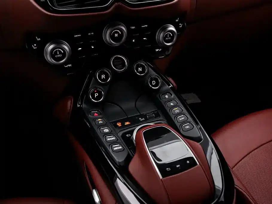 2018 V8 Vantage 4.0T V8 Coupe — миниатюра 9