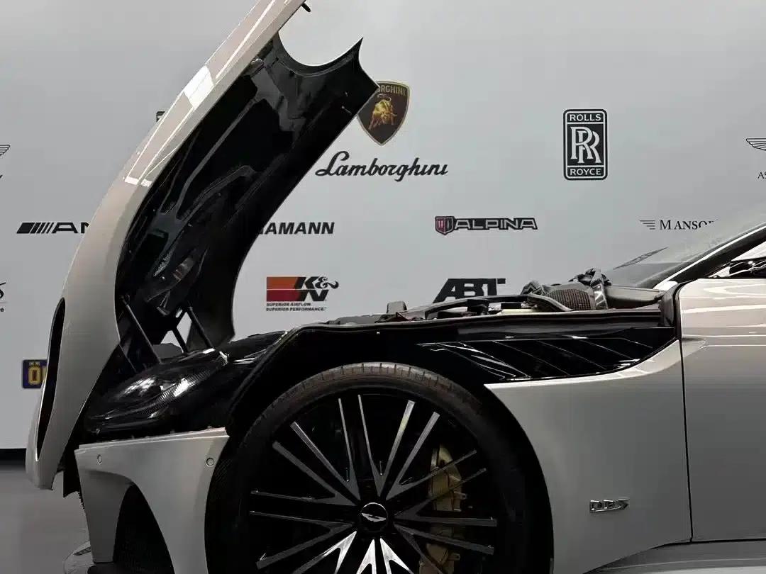 2020 Aston Martin DBS Superleggera V12 Volante — миниатюра 4