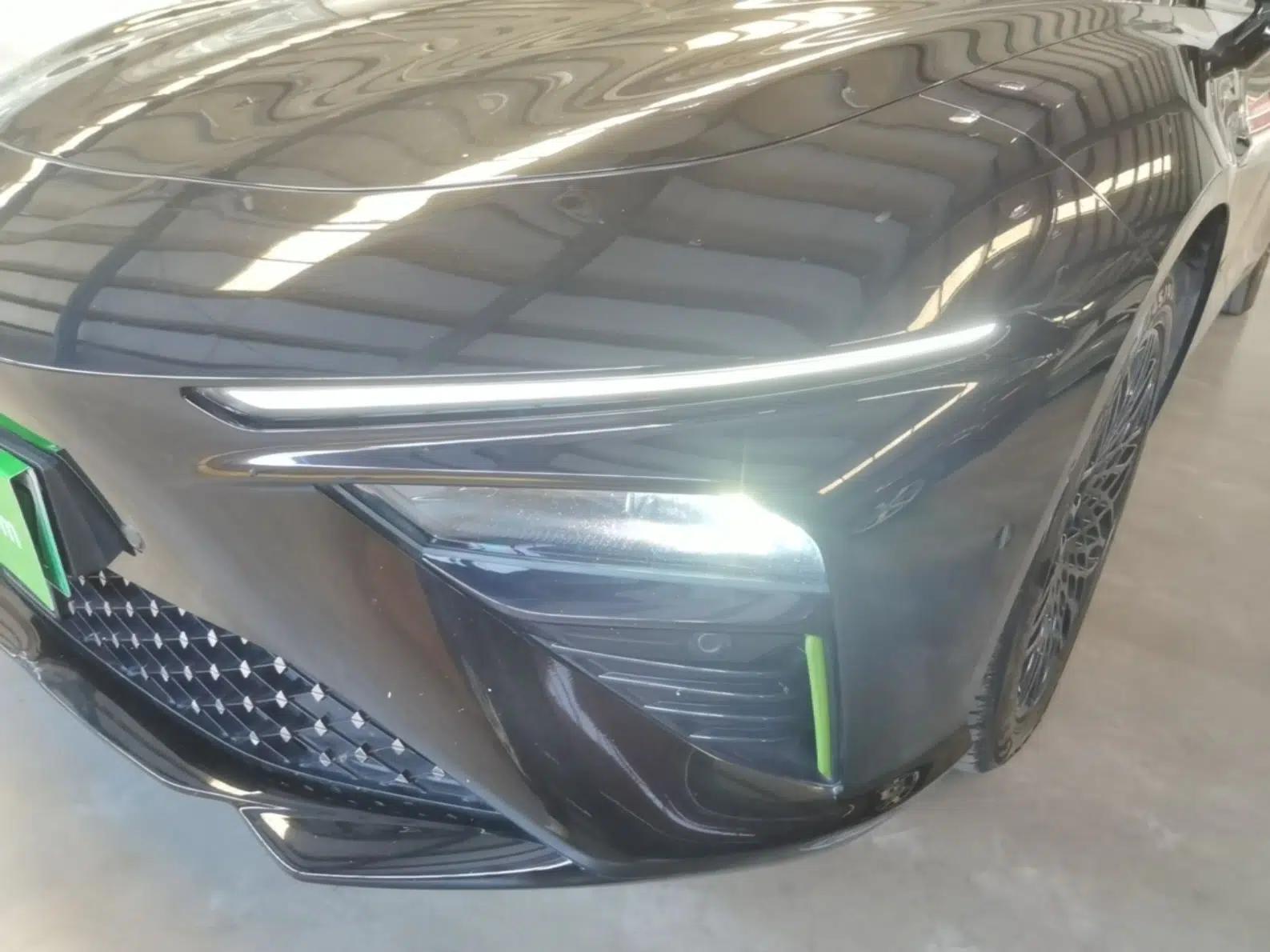NETA S 2022 All-Electric 650 km Four-Wheel Drive Flagship Edition — миниатюра 2