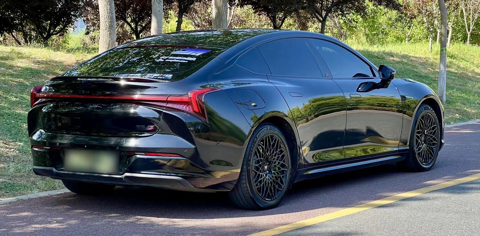 NETA S 2022 All-Electric 650 km Four-Wheel Drive Flagship Edition — миниатюра 4