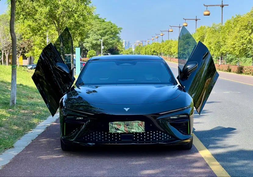 NETA S 2022 All-Electric 650 km Four-Wheel Drive Flagship Edition — миниатюра 6