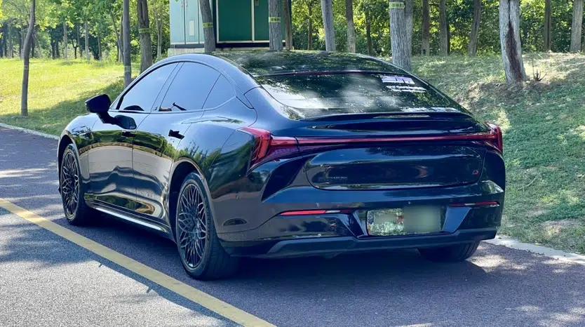 NETA S 2022 All-Electric 650 km Four-Wheel Drive Flagship Edition — миниатюра 7