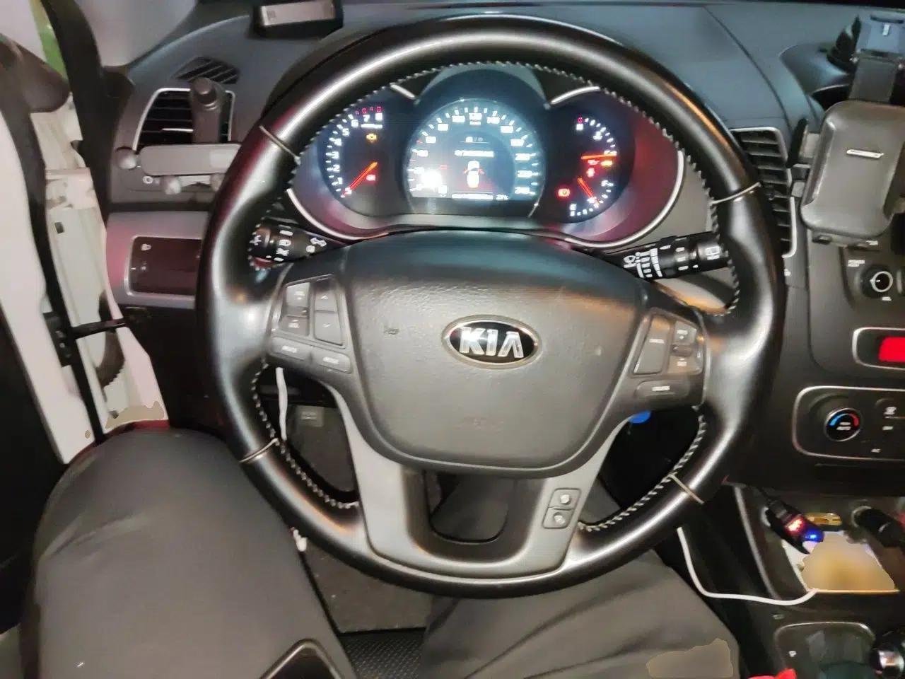 Kia Sorento 2013 2.4L 7-Seater Gasoline Comfort Version China IV Standard — миниатюра 11