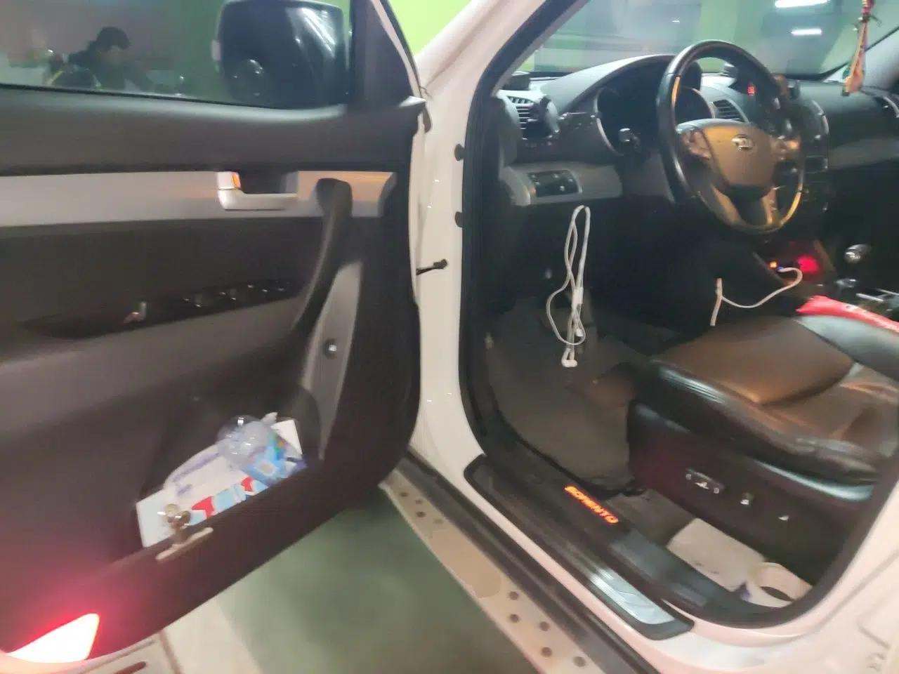 Kia Sorento 2013 2.4L 7-Seater Gasoline Comfort Version China IV Standard — миниатюра 17