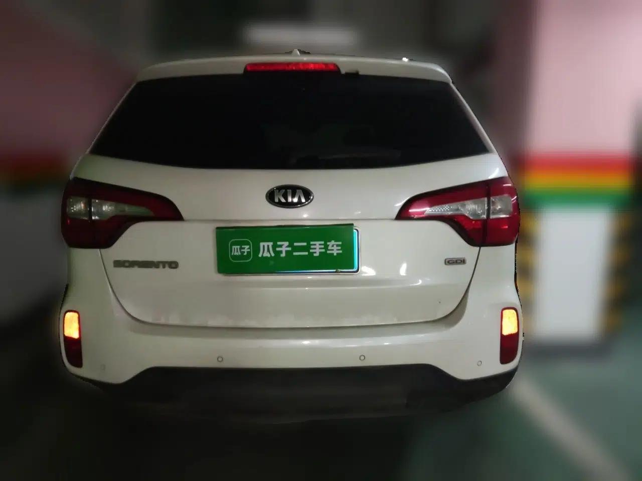 Kia Sorento 2013 2.4L 7-Seater Gasoline Comfort Version China IV Standard — миниатюра 5