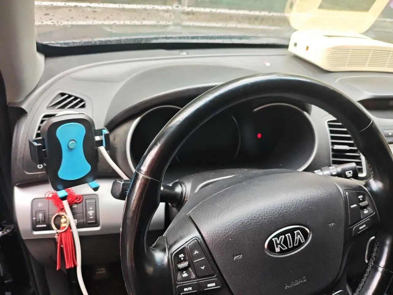 Kia Sorento 2013 2.4L 7-seat Gasoline Luxury Edition — миниатюра 11