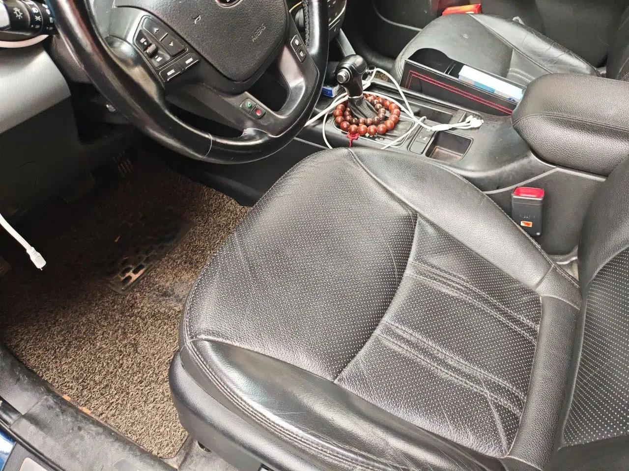Kia Sorento 2013 2.4L 7-seat Gasoline Luxury Edition — миниатюра 16