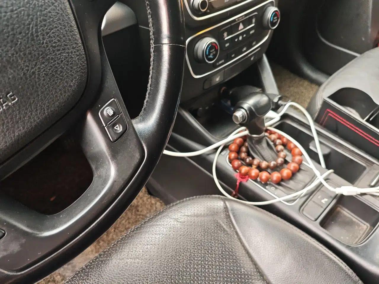 Kia Sorento 2013 2.4L 7-seat Gasoline Luxury Edition — миниатюра 9