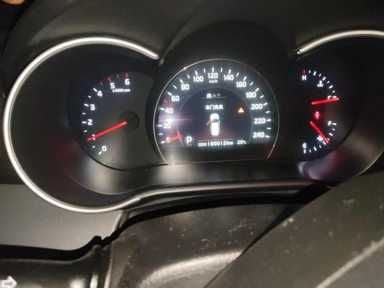 Kia Sorento 2013 2.2T 7-Seater Diesel Supreme Edition — миниатюра 13