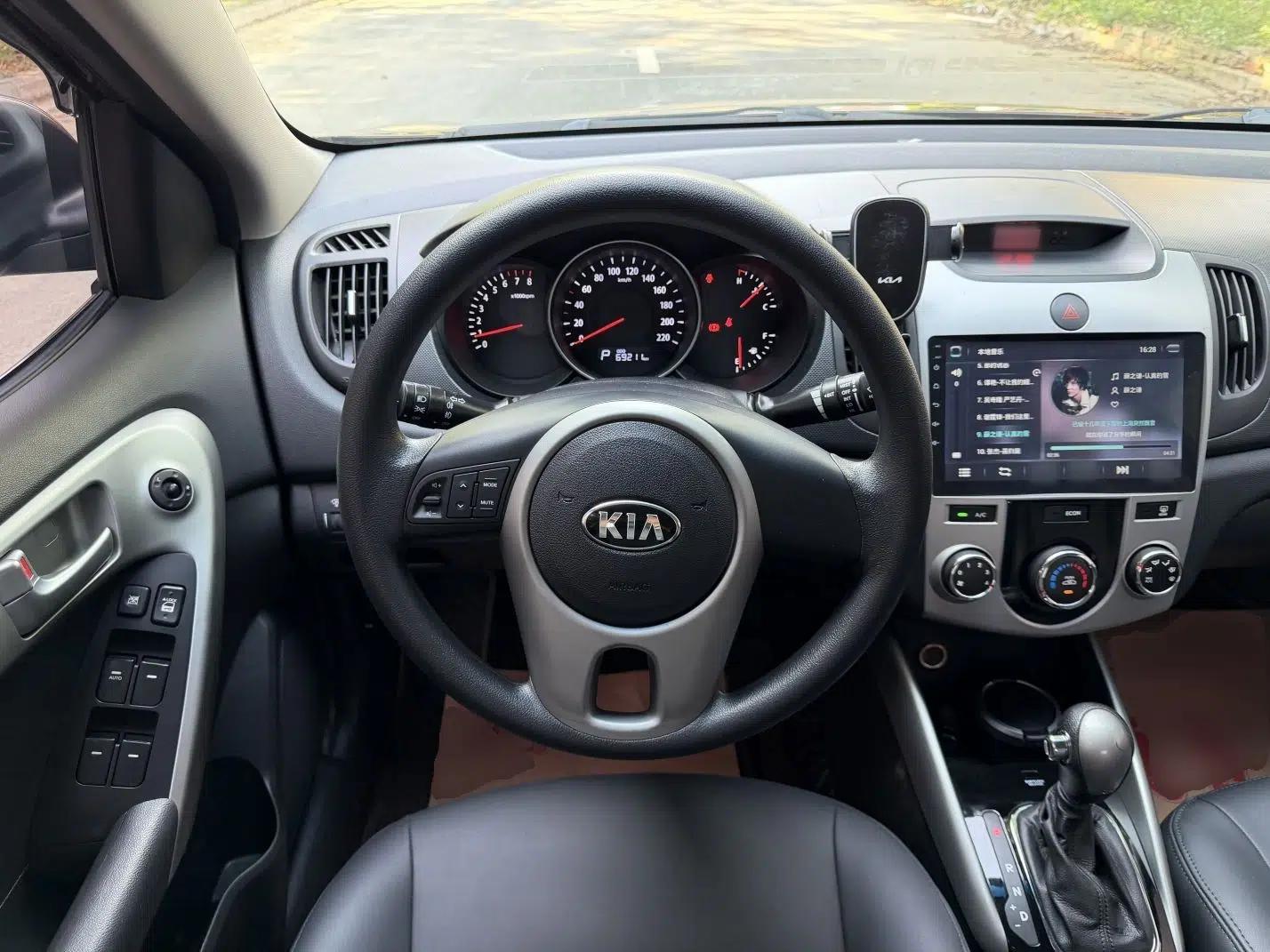 Kia Forte 2014 1.6L AT GL — миниатюра 14