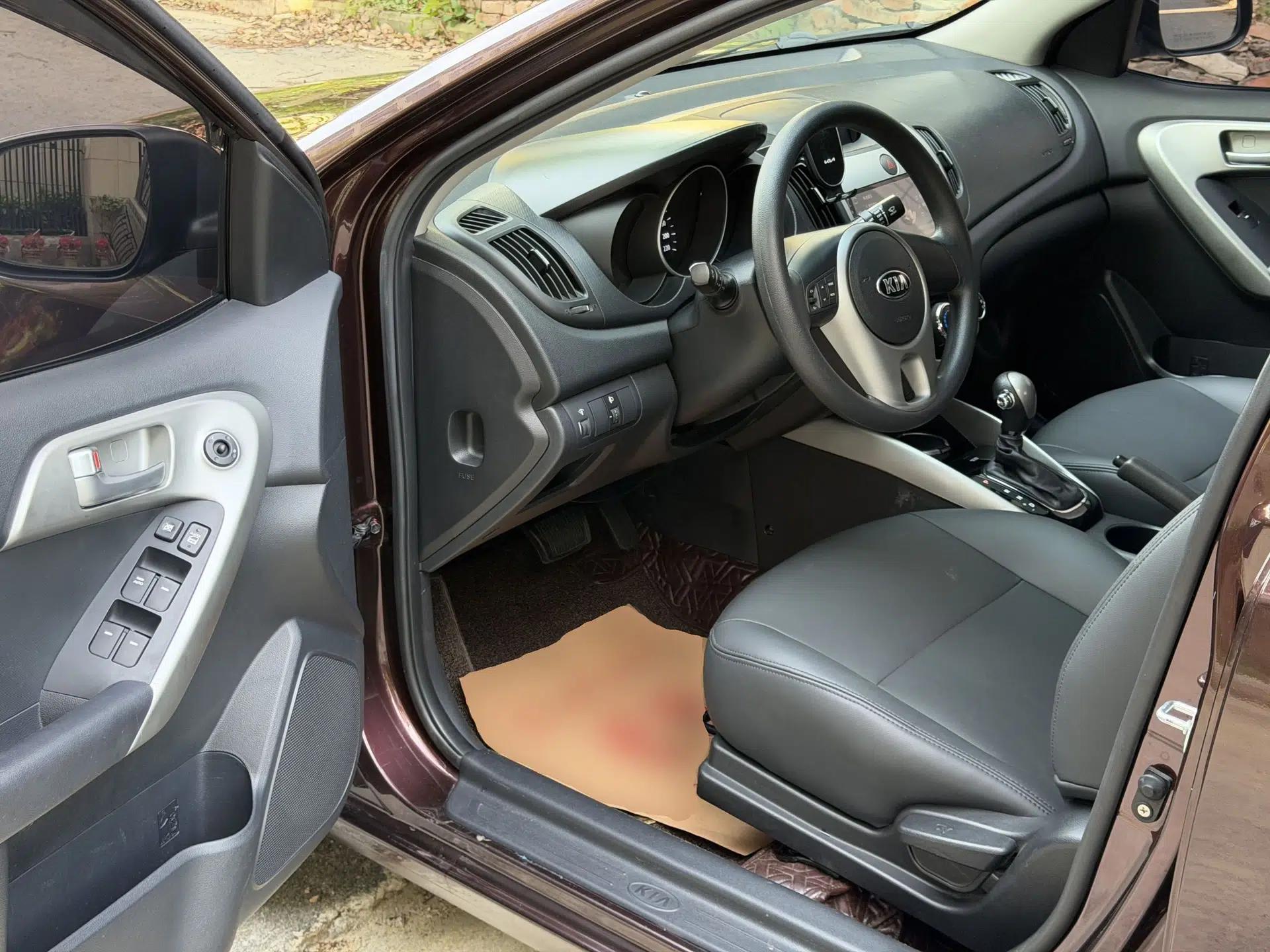 Kia Forte 2014 1.6L AT GL — миниатюра 19