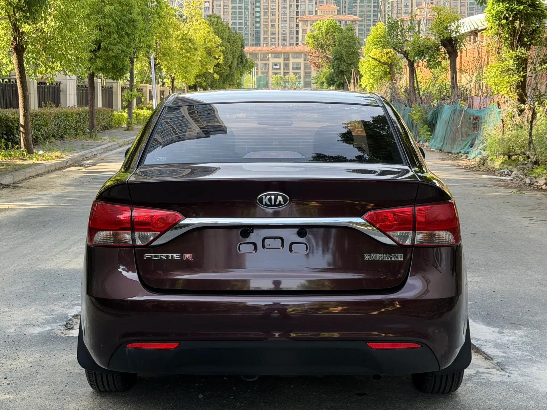 Kia Forte 2014 1.6L AT GL — миниатюра 5