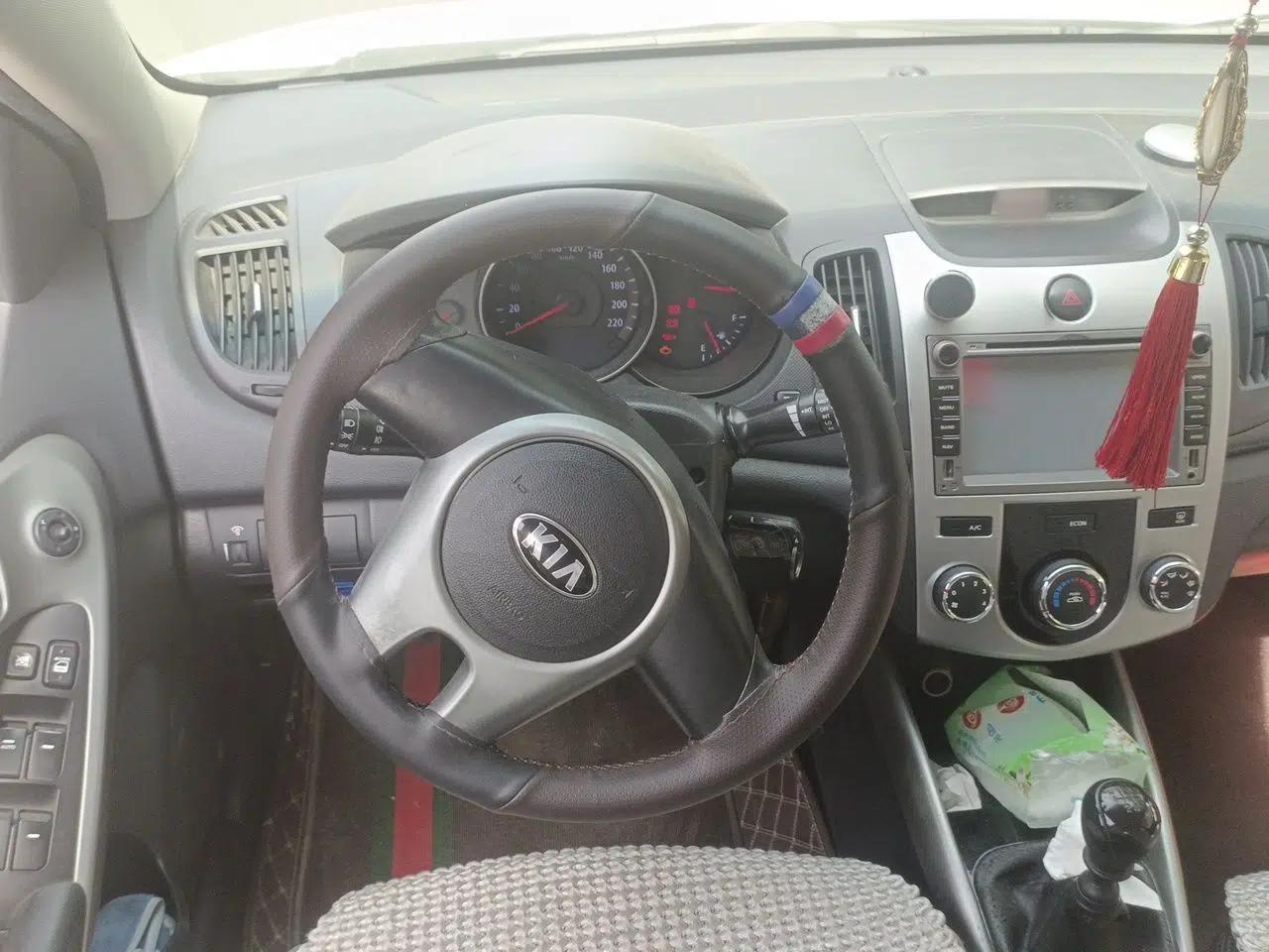 Kia Forte 2014 1.6L MT GL — миниатюра 11