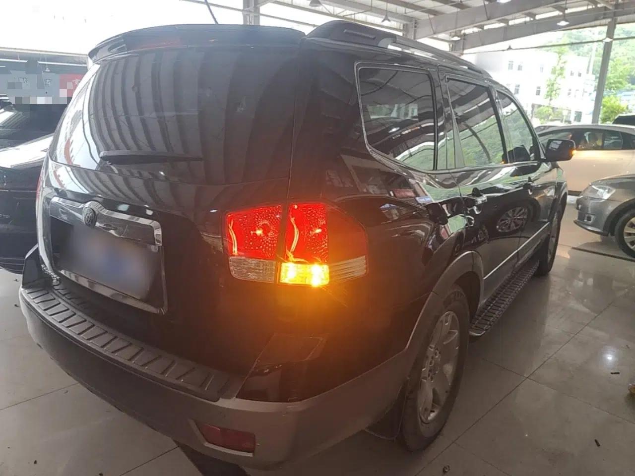 Kia Borrego 2015 3.8L Luxury Edition China IV — миниатюра 6