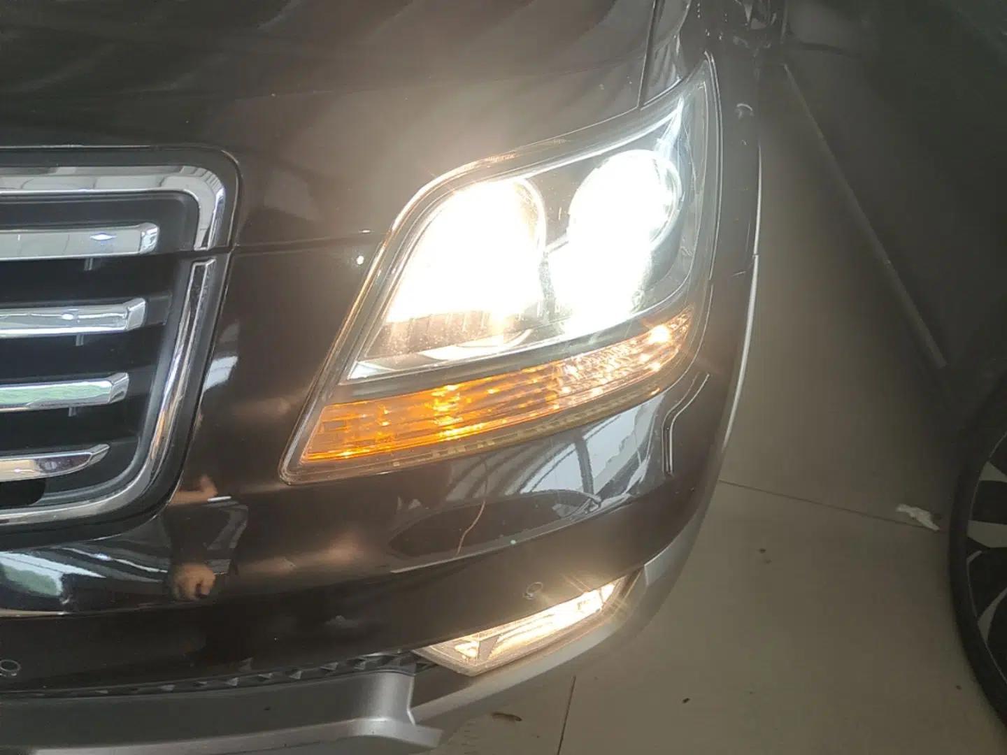Kia Borrego 2015 3.8L Luxury Edition China IV — миниатюра 9