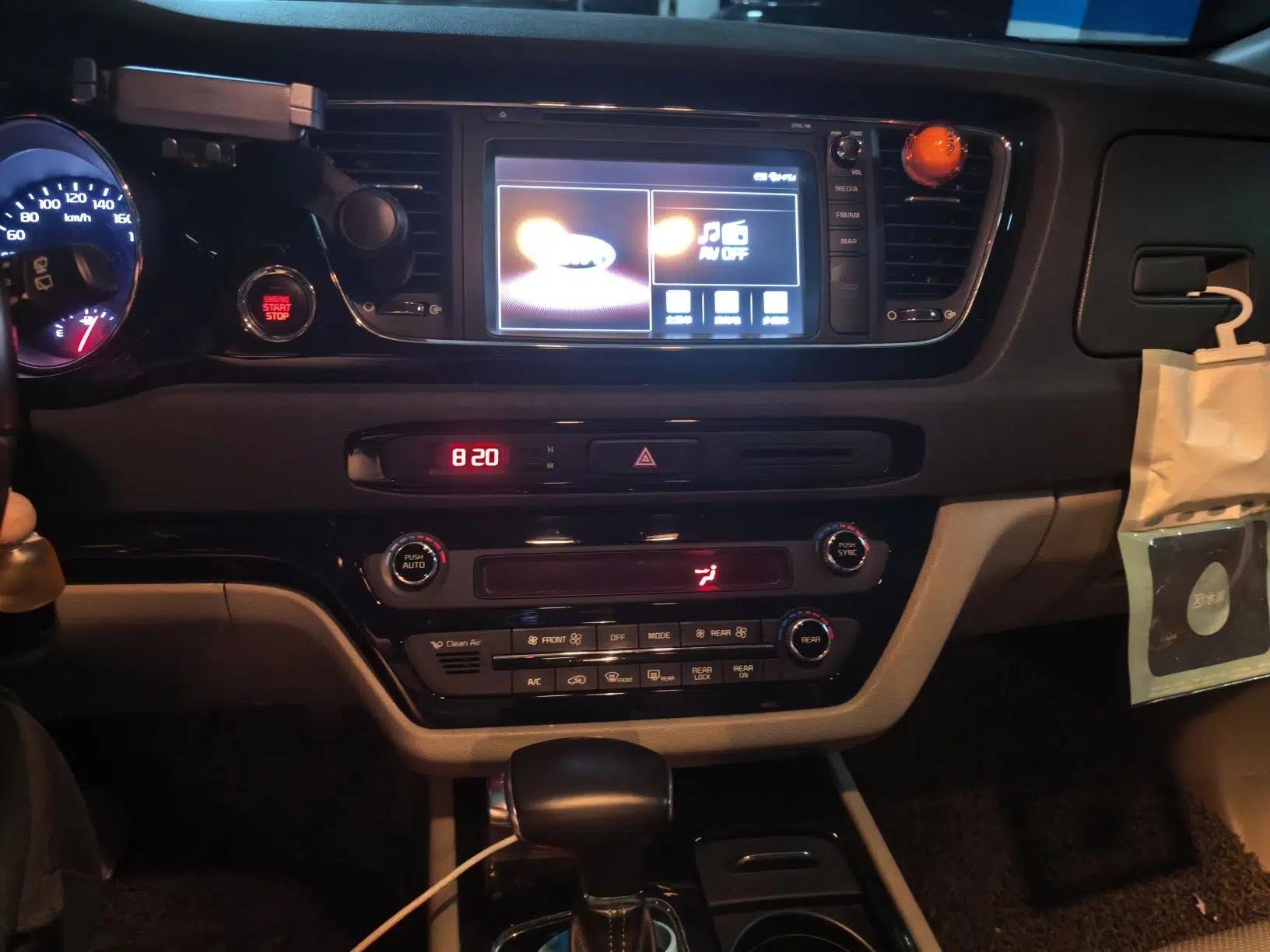 Kia Carnival 2017 2.2T Luxury Edition China V Standard — миниатюра 14
