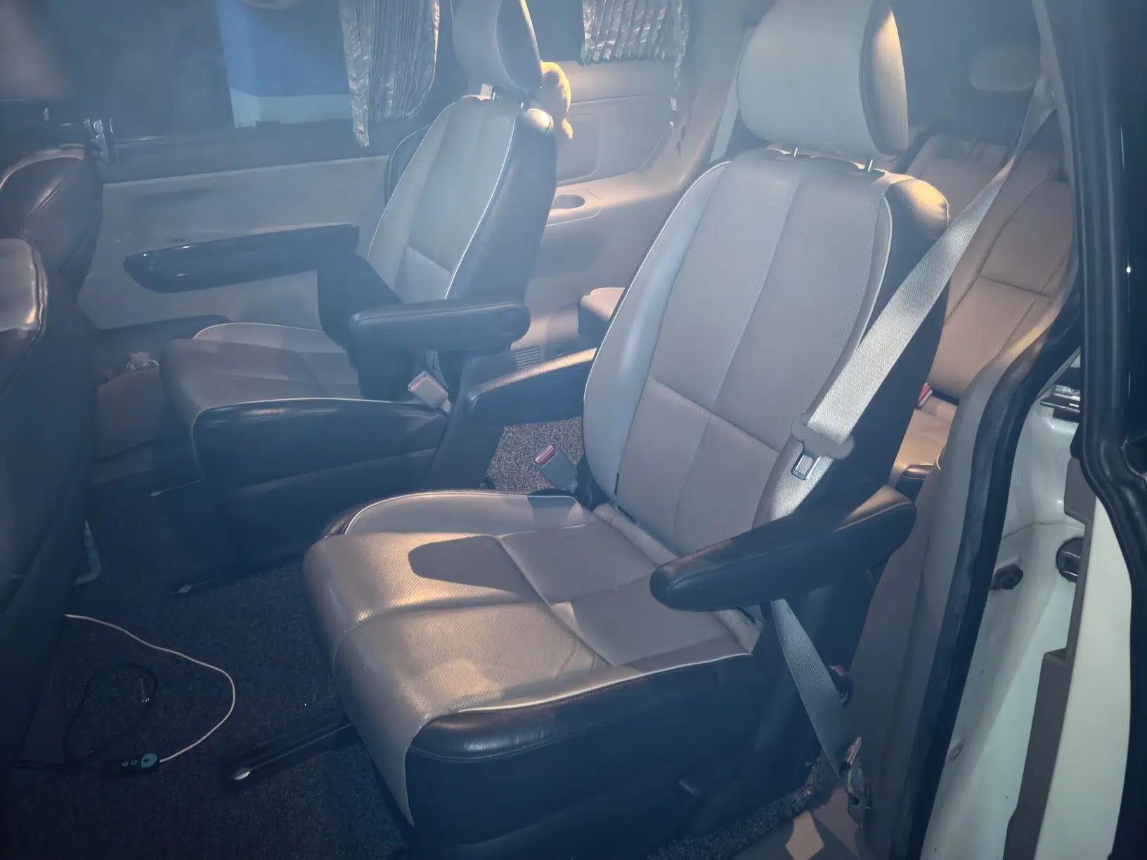 Kia Carnival 2017 2.2T Luxury Edition China V Standard — миниатюра 18