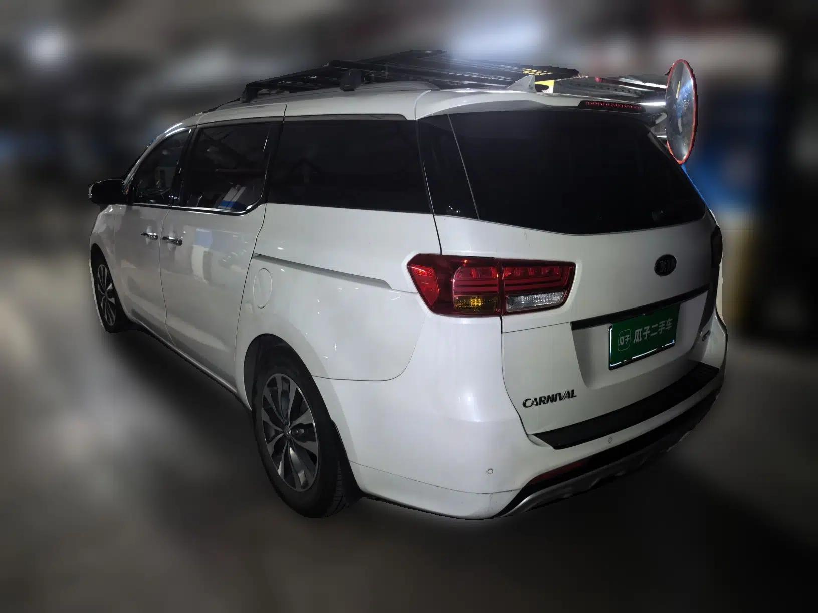 Kia Carnival 2017 2.2T Luxury Edition China V Standard — миниатюра 4