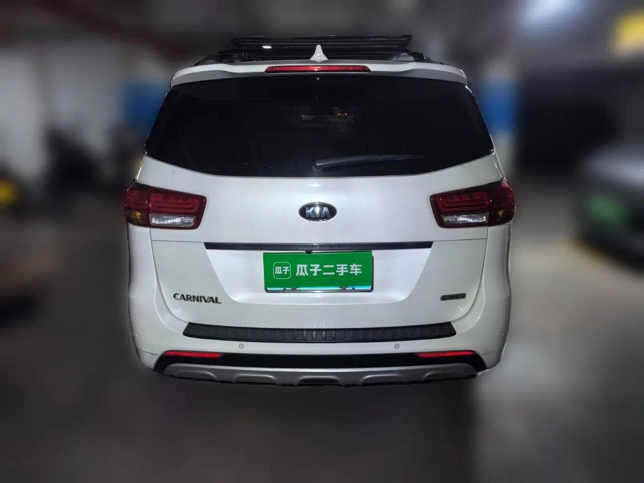 Kia Carnival 2017 2.2T Luxury Edition China V Standard — миниатюра 5
