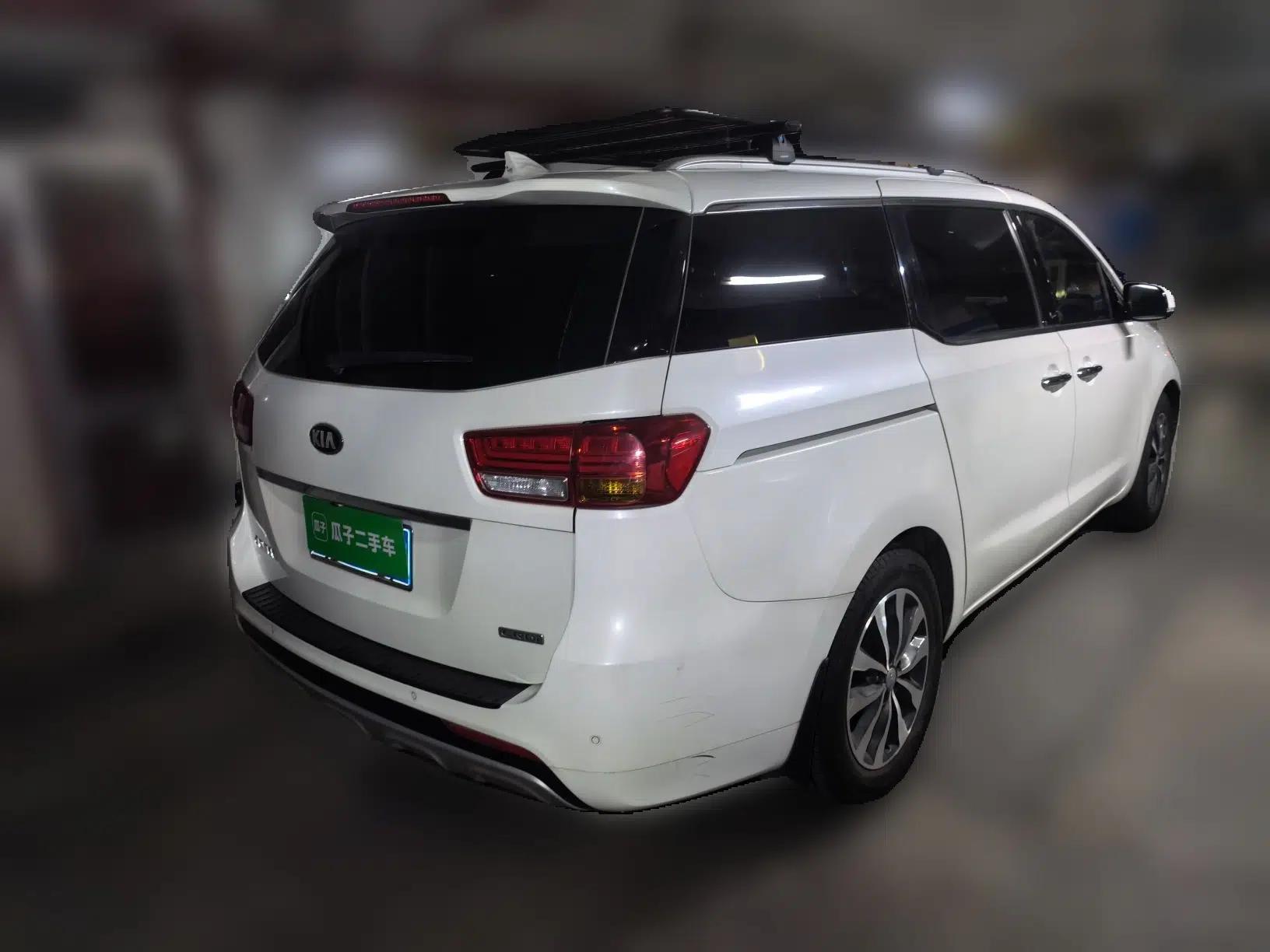 Kia Carnival 2017 2.2T Luxury Edition China V Standard — миниатюра 6