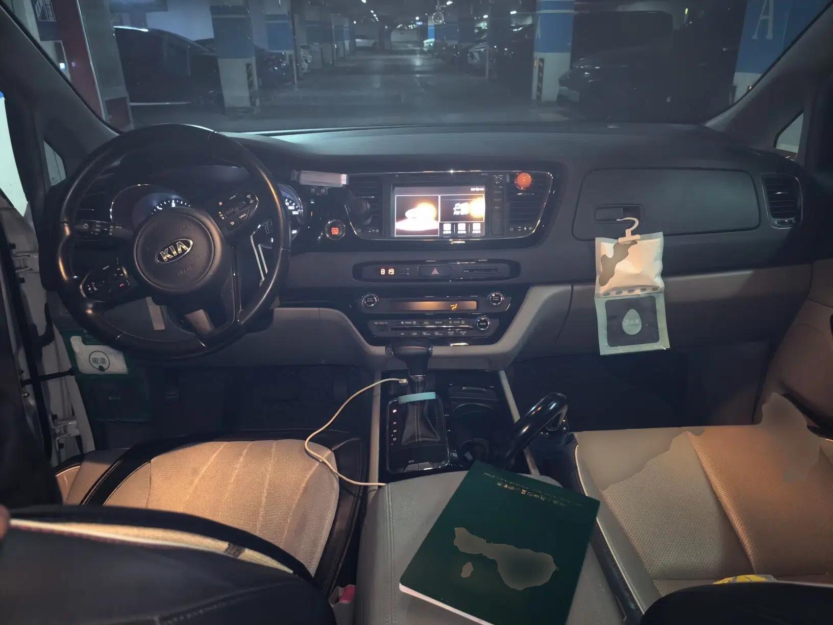 Kia Carnival 2017 2.2T Luxury Edition China V Standard — миниатюра 10